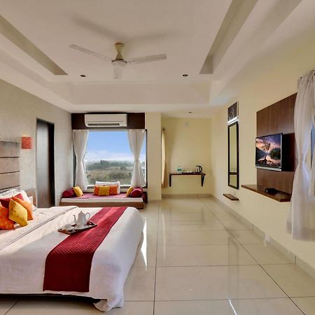 Goverdhan Greens Resort Dwarka L Hotels In Dwarka Exteriér fotografie