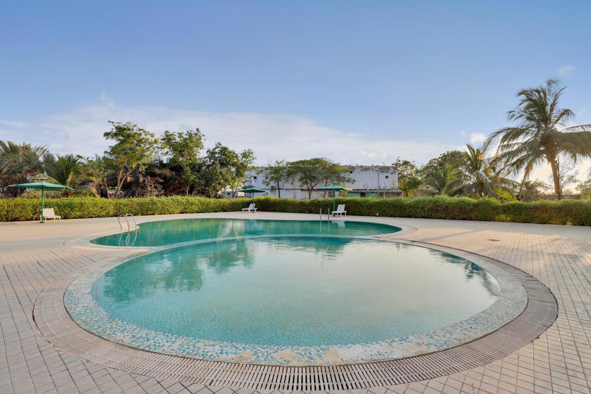 Goverdhan Greens Resort Dwarka L Hotels In Dwarka Exteriér fotografie