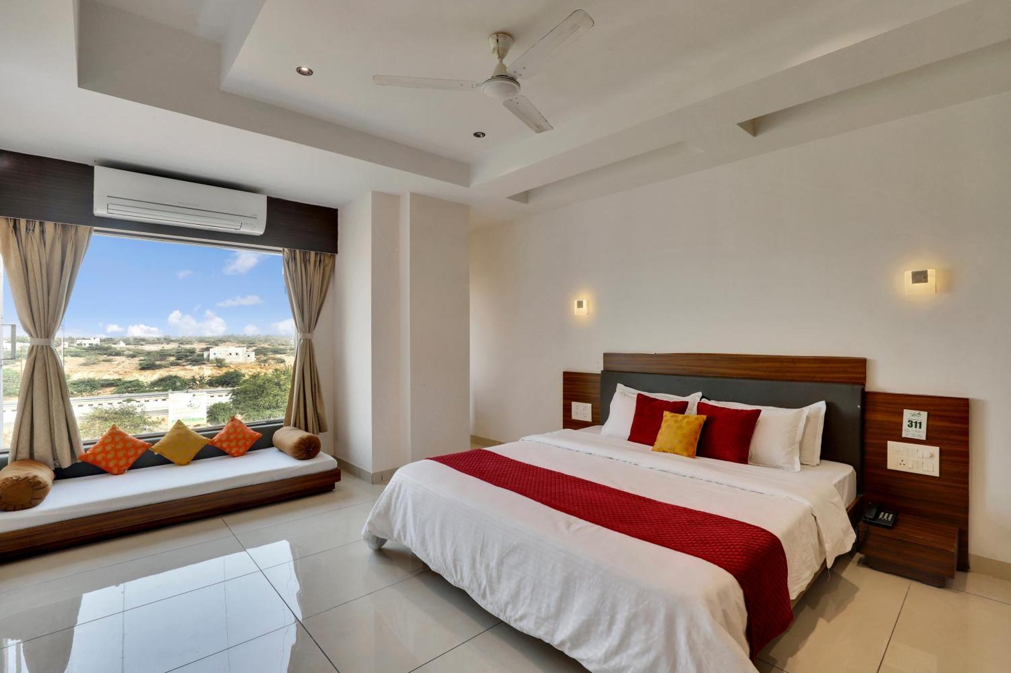 Goverdhan Greens Resort Dwarka L Hotels In Dwarka Exteriér fotografie