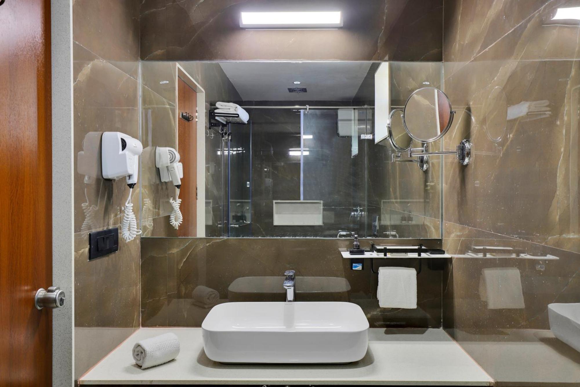 Goverdhan Greens Resort Dwarka L Hotels In Dwarka Exteriér fotografie