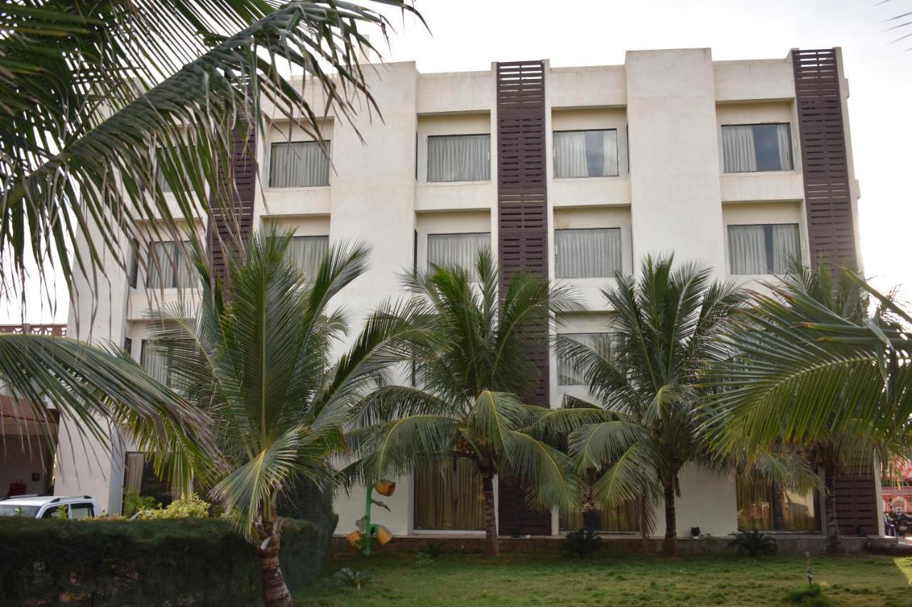 Goverdhan Greens Resort Dwarka L Hotels In Dwarka Exteriér fotografie
