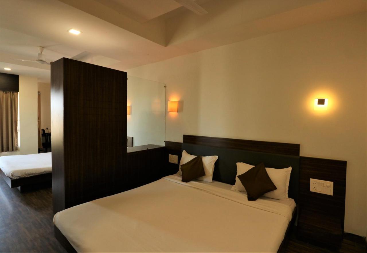 Goverdhan Greens Resort Dwarka L Hotels In Dwarka Exteriér fotografie