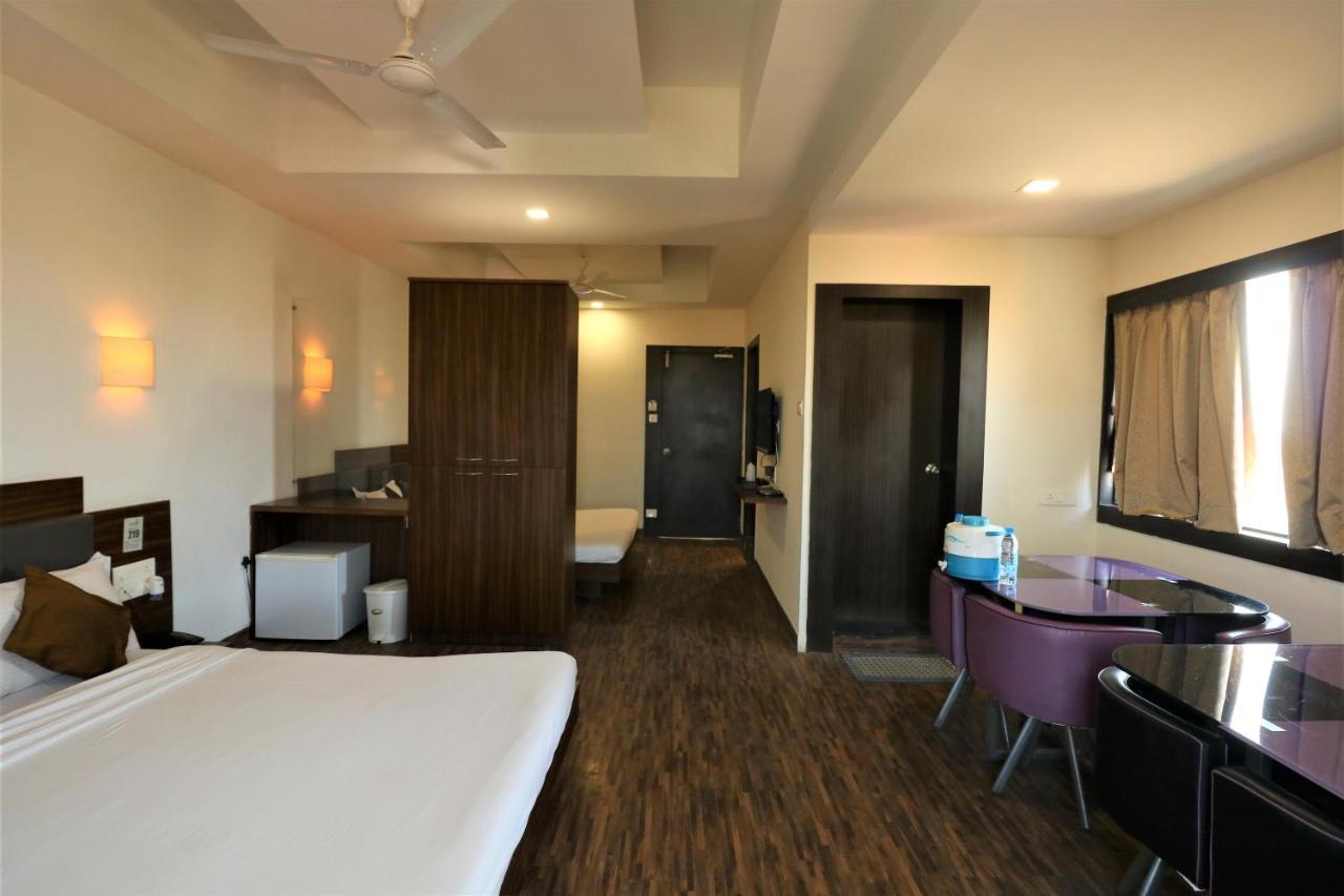 Goverdhan Greens Resort Dwarka L Hotels In Dwarka Exteriér fotografie