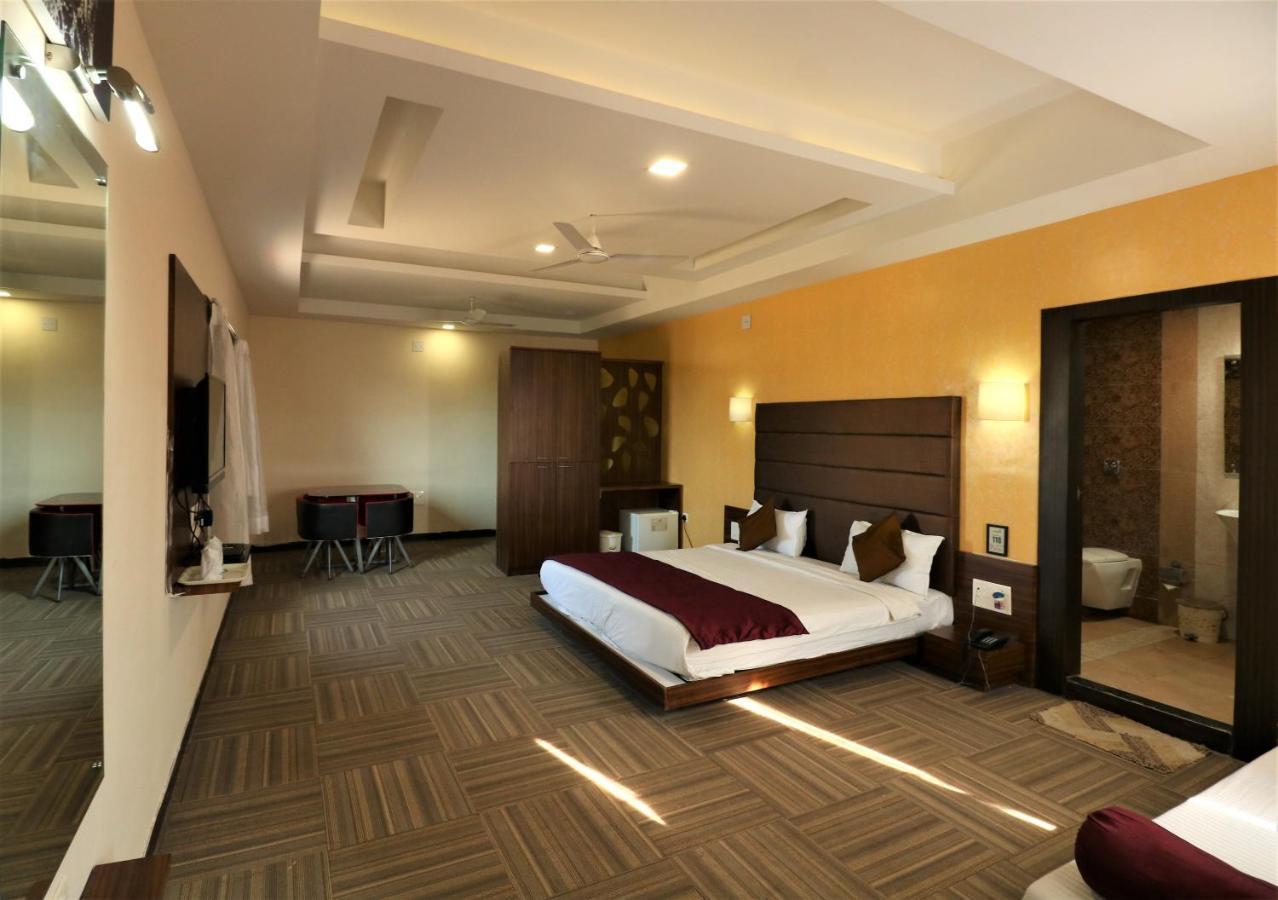 Goverdhan Greens Resort Dwarka L Hotels In Dwarka Exteriér fotografie
